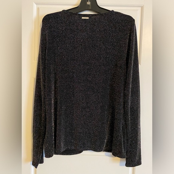 XL Michael Kors ©
Plus Size Twist Hem Long Sleeve Top - Picture 6 of 11
